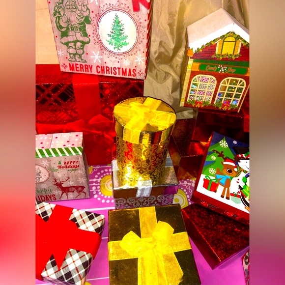 Christmas Gift Boxes Bulk Sale 14pcs Decoration Red Gold Print Tree Xmas Gifts - Picture 3 of 5